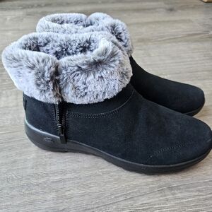 Sketchers Go Walk Boots, Size  7.5, Black